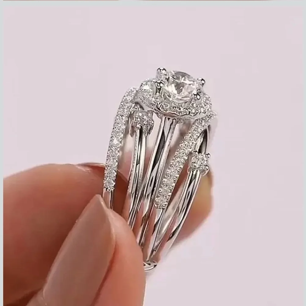 18kgp Cubic Zirconia Engagement/ Wedding Ring